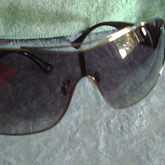 Coach shield sunglasses - Picture 6 of 11